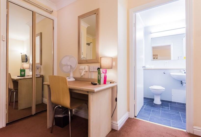 בית מלון כפרי The Gardens