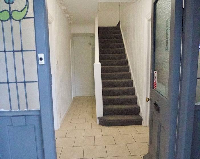 Отель Gatwick Birchwood Lodge