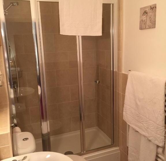 בית מלון כפרי Greyhound Country Inn