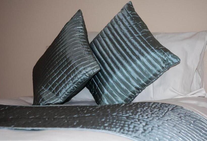 בית מלון כפרי Greyhound Country Inn