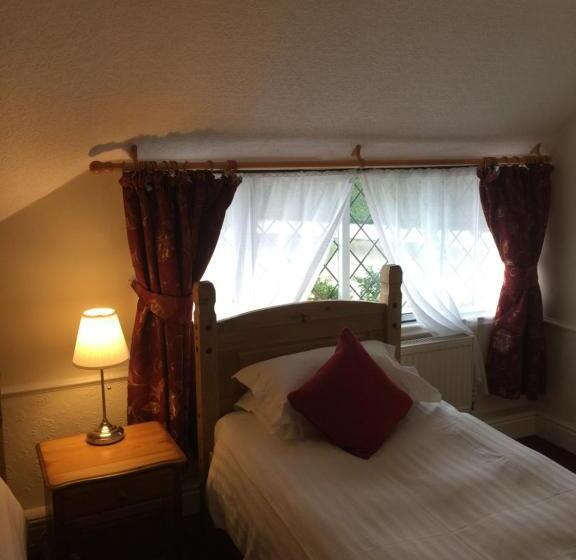 فندق Greyhound Country Inn