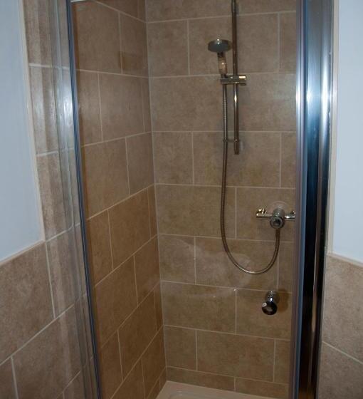 فندق Greyhound Country Inn