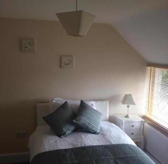 בית מלון כפרי Greyhound Country Inn