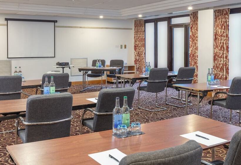 Hampshire Court Hotel & Spa