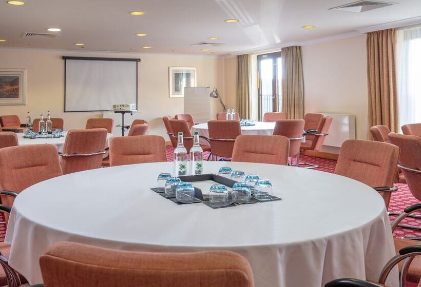 Hampshire Court Hotel & Spa