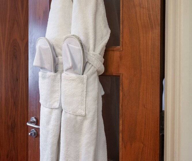 Hampshire Court Hotel & Spa