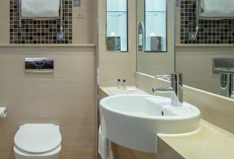 Hampshire Court Hotel & Spa