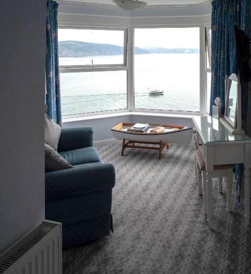 בית מלון כפרי The Hannafore Point