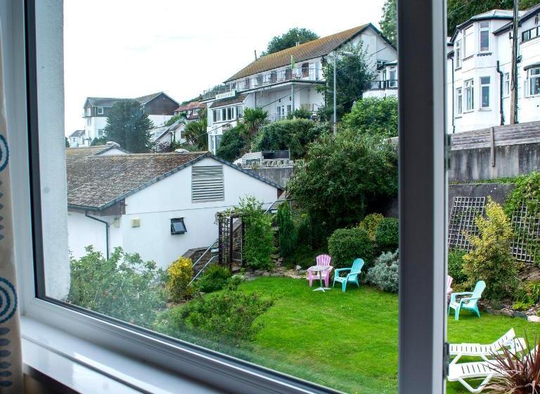 בית מלון כפרי The Hannafore Point