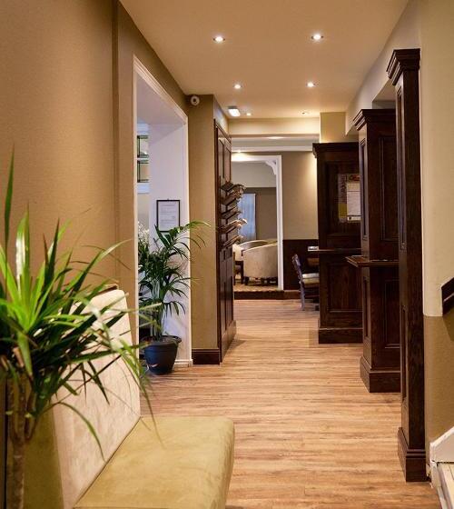 Отель The Harboro