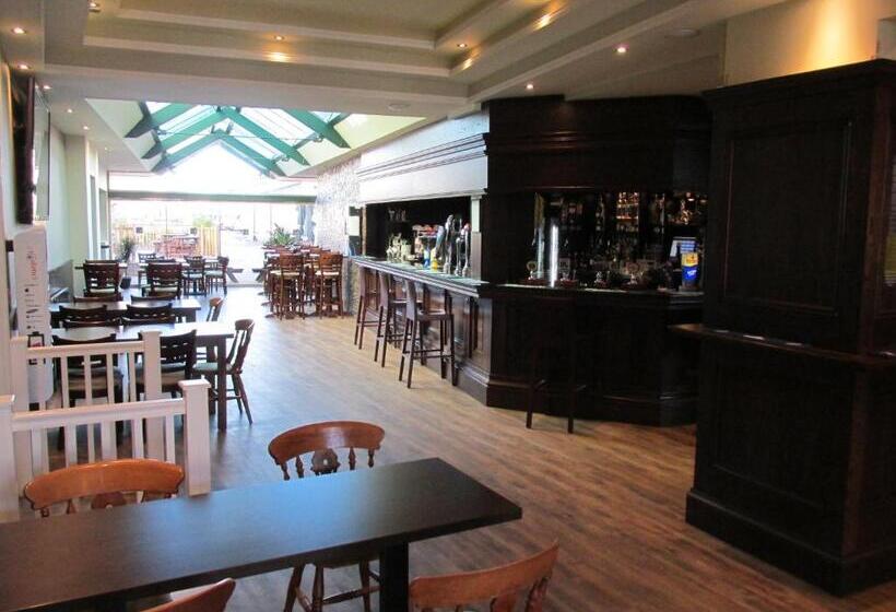 Отель The Harboro