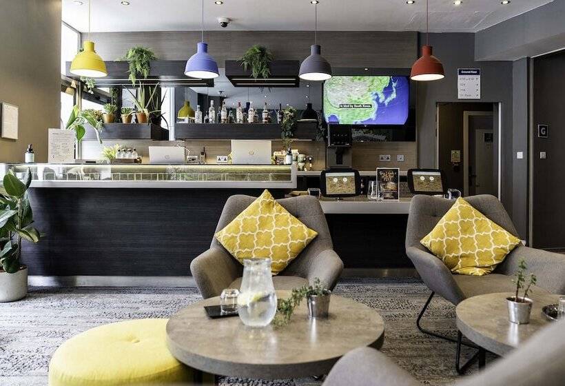 בית מלון כפרי Heeton Concept Kensington London