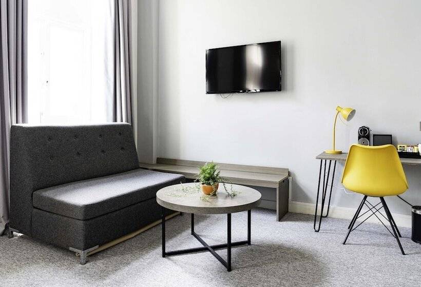 Отель Heeton Concept Kensington London