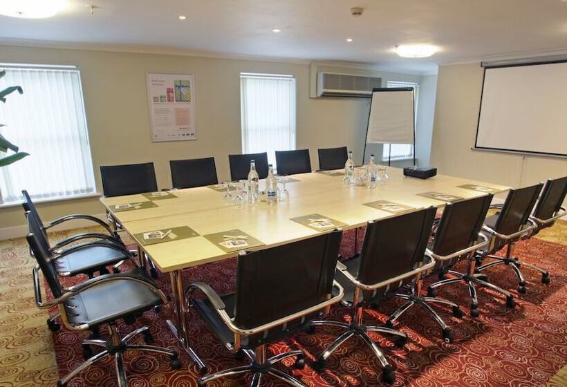 Отель Holiday Inn Milton Keynes East M1 Junc 14, An Ihg