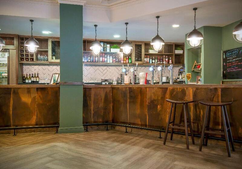 酒店 Mercure Cardiff North