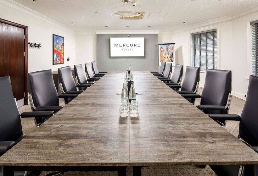 ホテル Mercure Chester Abbots Well