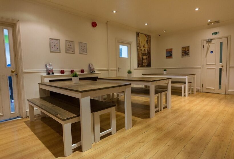 Отель Smart Hyde Park View Hostel