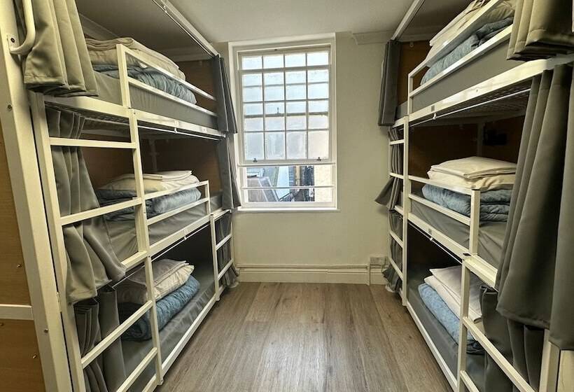 Отель Smart Hyde Park View Hostel