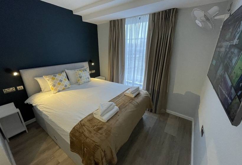 Отель Smart Hyde Park View Hostel