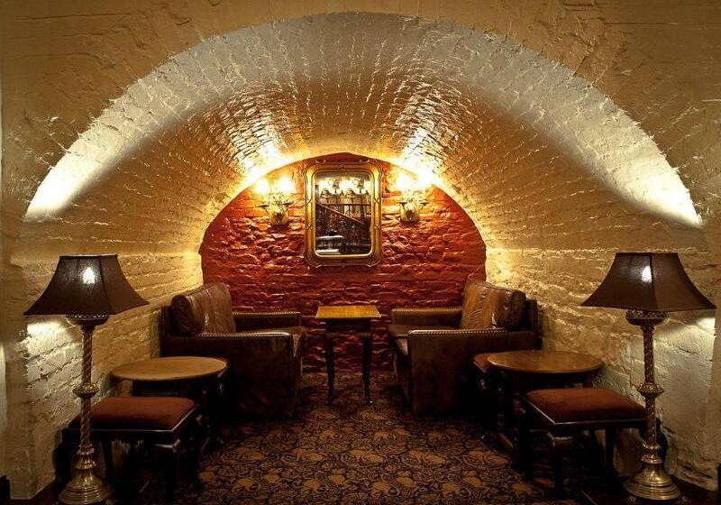 The Bull Hotel; Sure Hotel Collection By Best Western