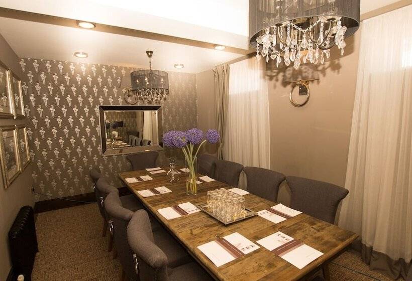 ホテル The Celtic Royal