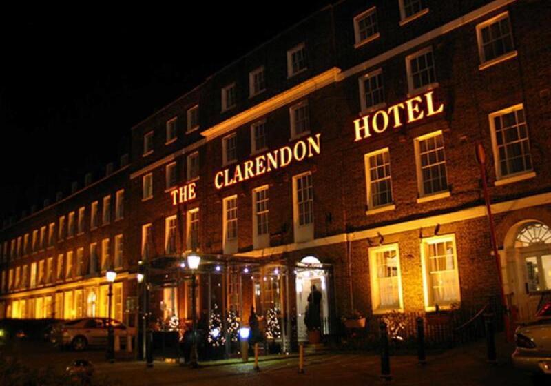 ホテル The Clarendon