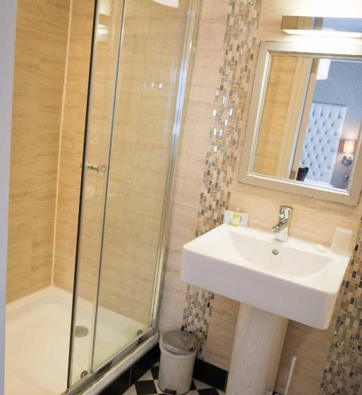 ホテル The County