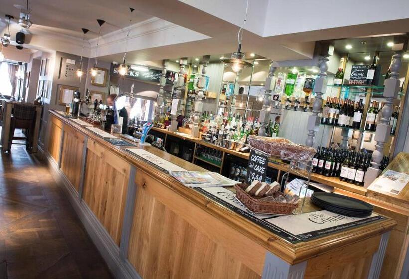 ホテル The County