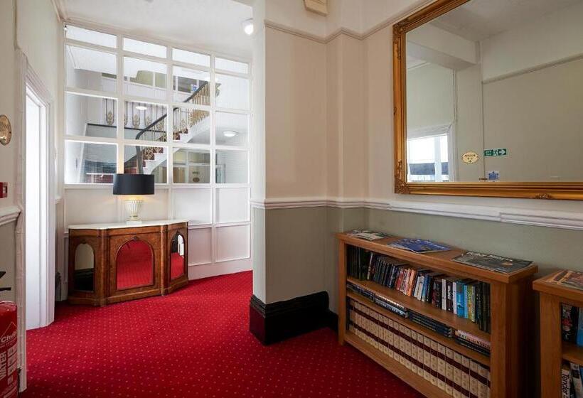 בית מלון כפרי The Crown