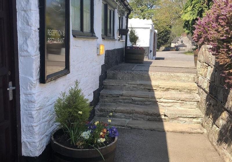 هتل The Dog & Partridge Country Inn