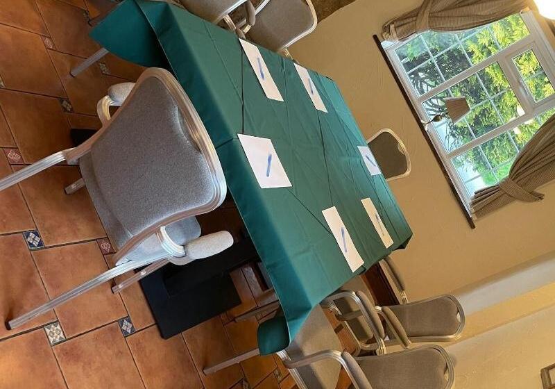 هتل The Dog & Partridge Country Inn