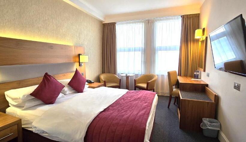 בית מלון כפרי The Empress