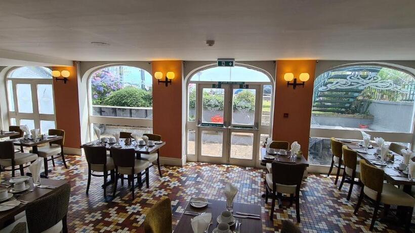 בית מלון כפרי The Empress