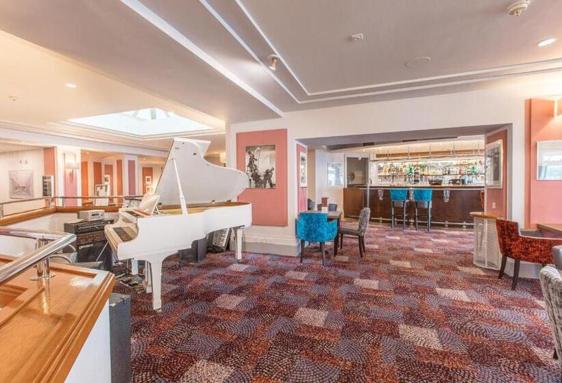 בית מלון כפרי The Empress