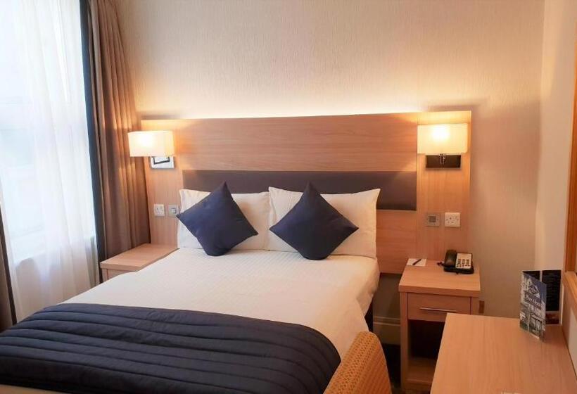 בית מלון כפרי The Empress