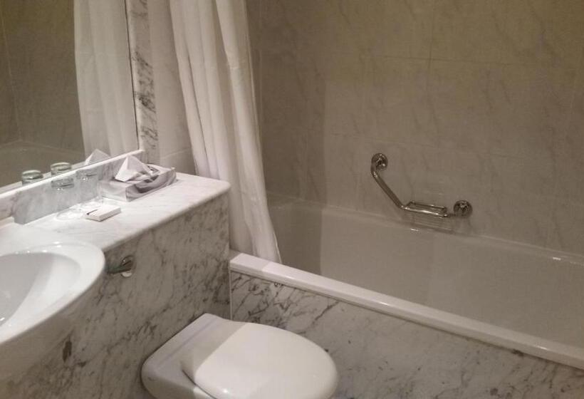 בית מלון כפרי The Empress