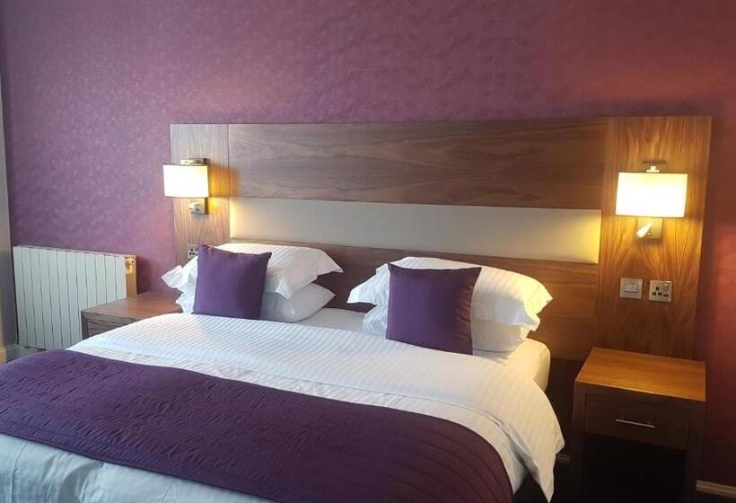 בית מלון כפרי The Empress