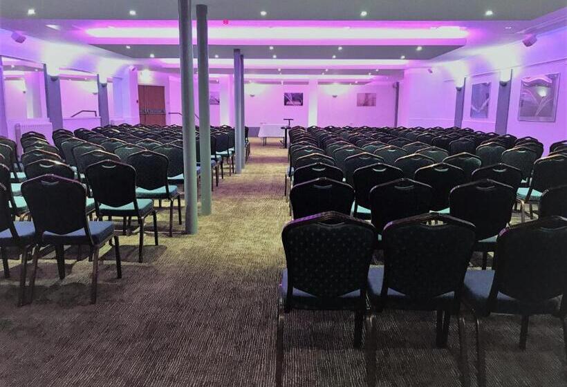 בית מלון כפרי The Empress