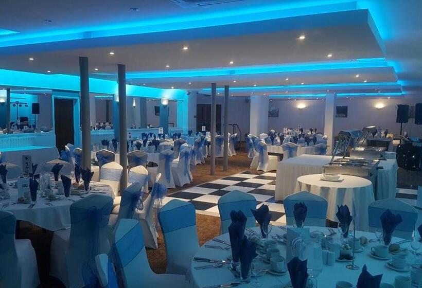 בית מלון כפרי The Empress