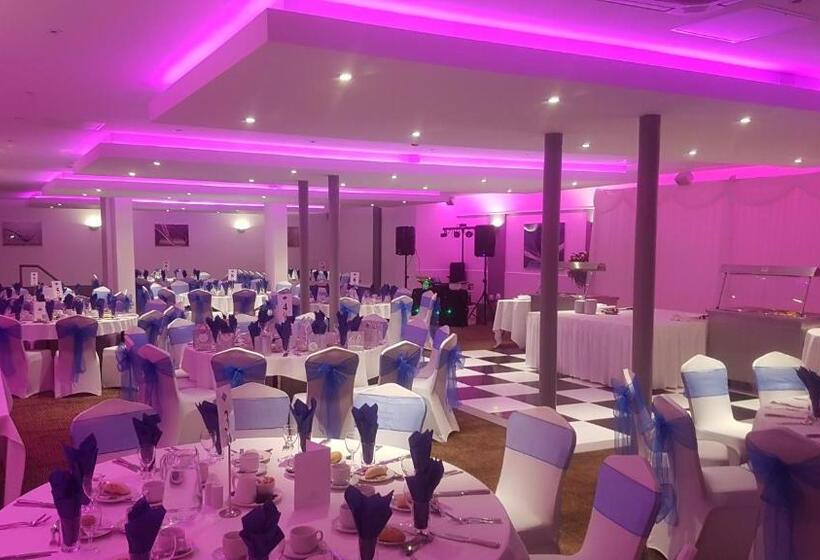 בית מלון כפרי The Empress