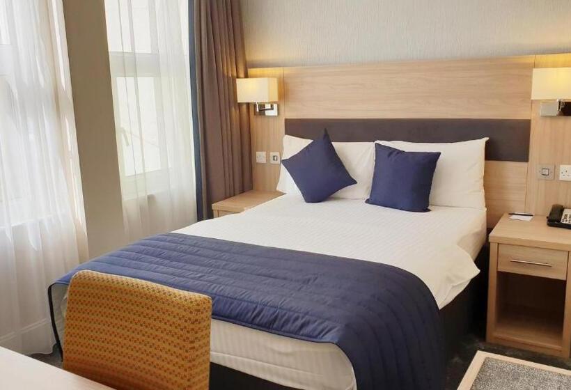 בית מלון כפרי The Empress