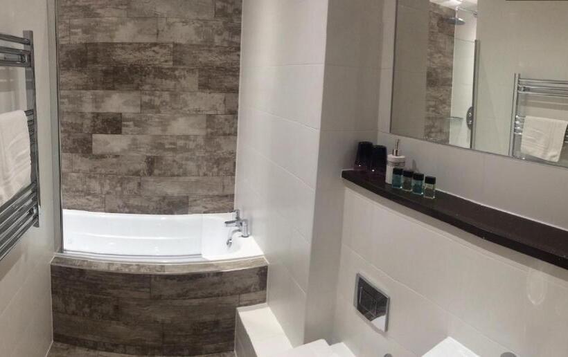 בית מלון כפרי The Griffin Inn