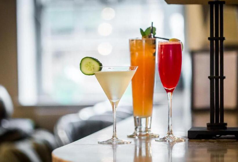 Отель The Grosvenor Arms