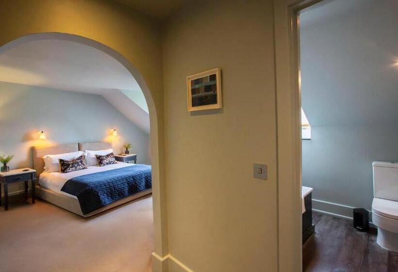 Отель The Grosvenor Arms