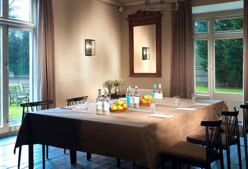 Отель The Olde Bell, Bw Signature Collection