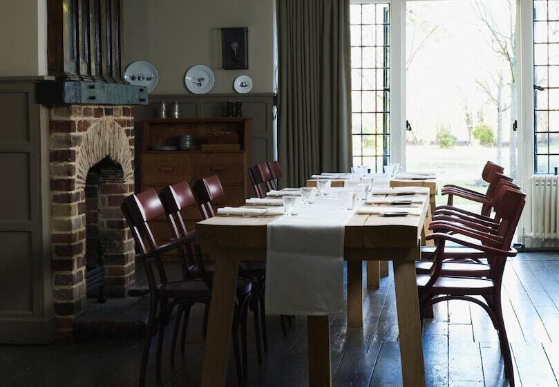 Отель The Olde Bell, Bw Signature Collection