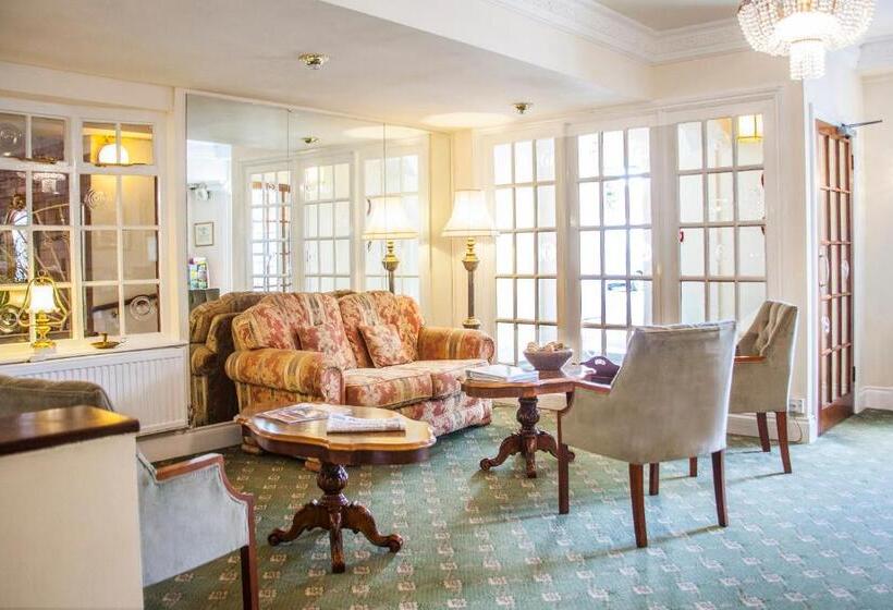 호텔 The Walnut Tree