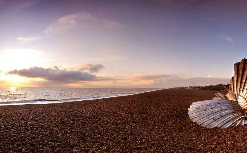 酒店 The White Lion