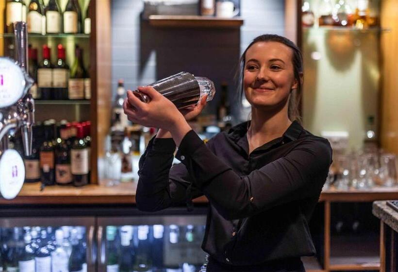 酒店 The White Lion