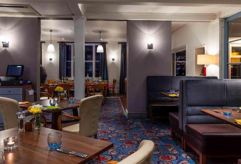 酒店 The White Lion